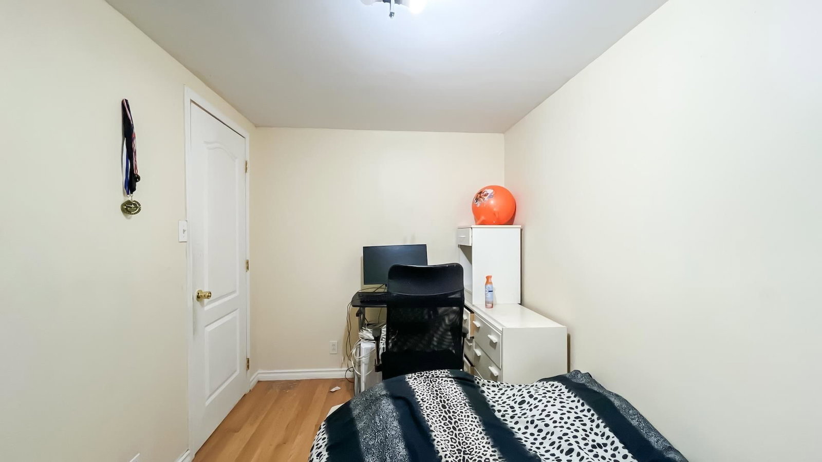 Listing Image 23