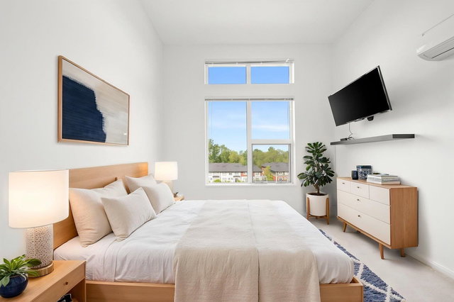 518 - 9311 Alexandra Road