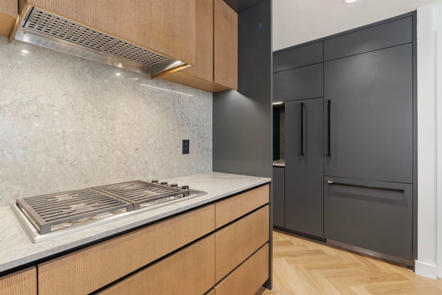 107 - 458 63rd Avenue W