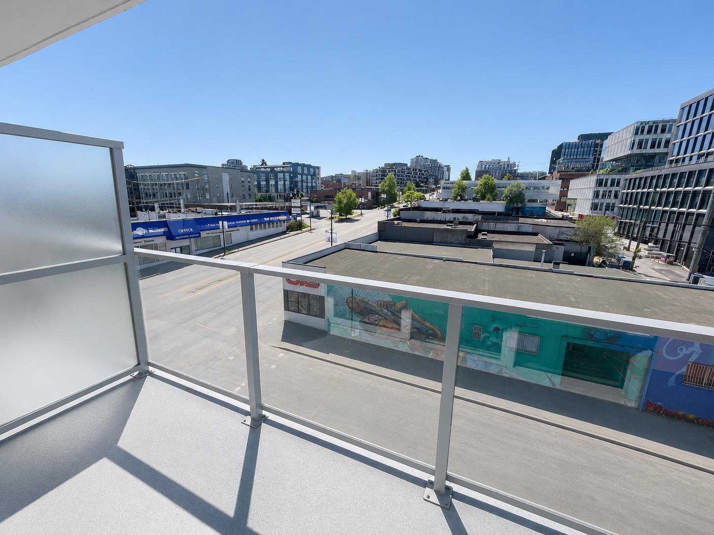 Listing Image 11