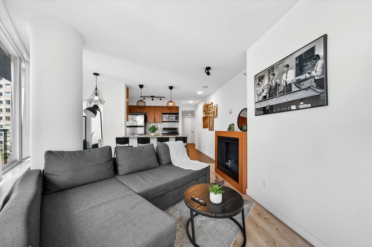 Listing Image 9