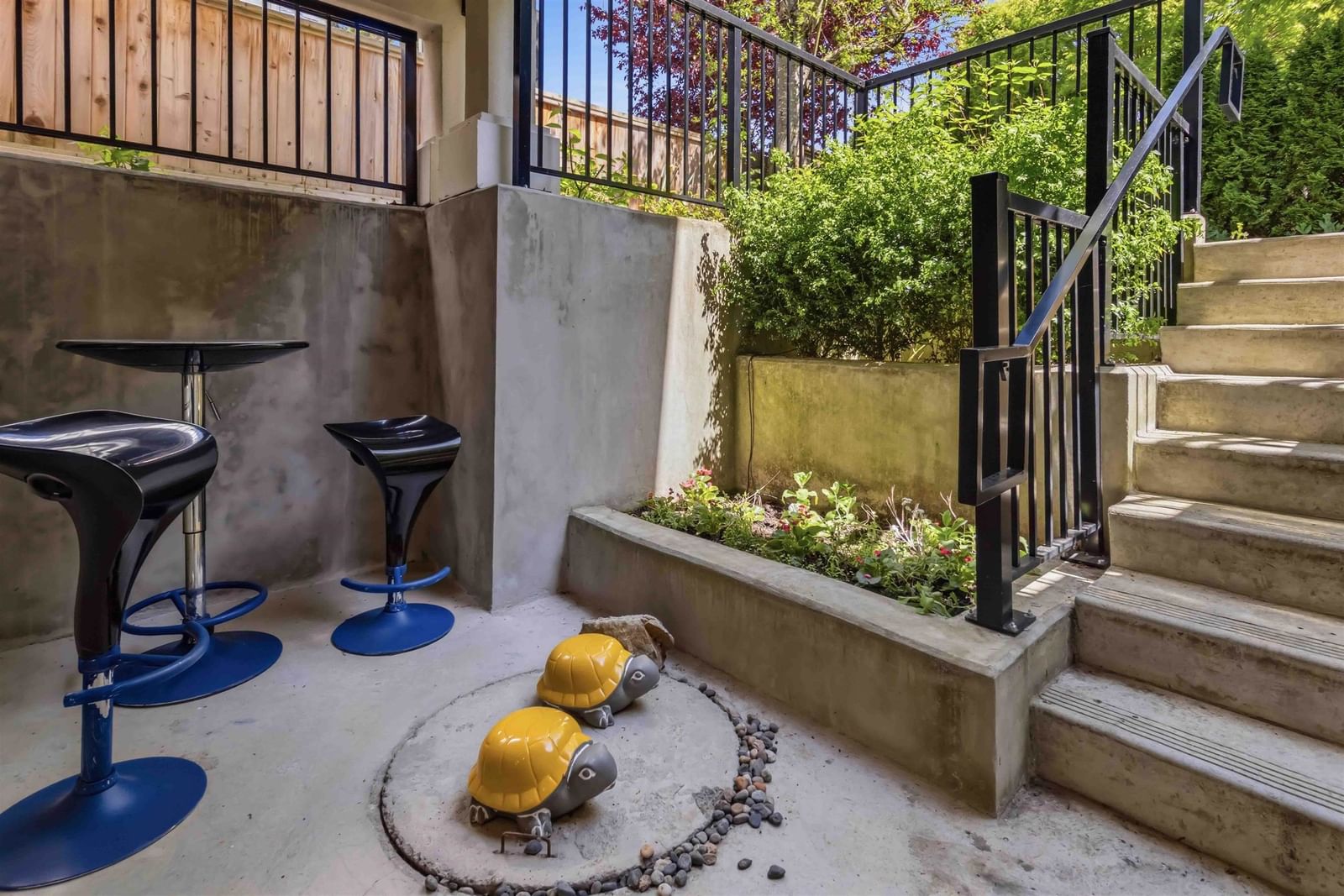 Listing Image 18