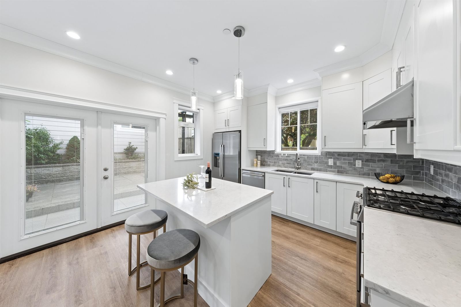 Listing Image 9