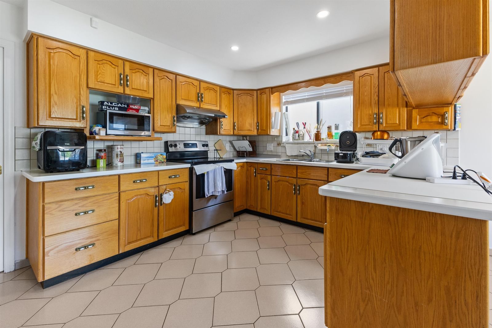 Listing Image 9