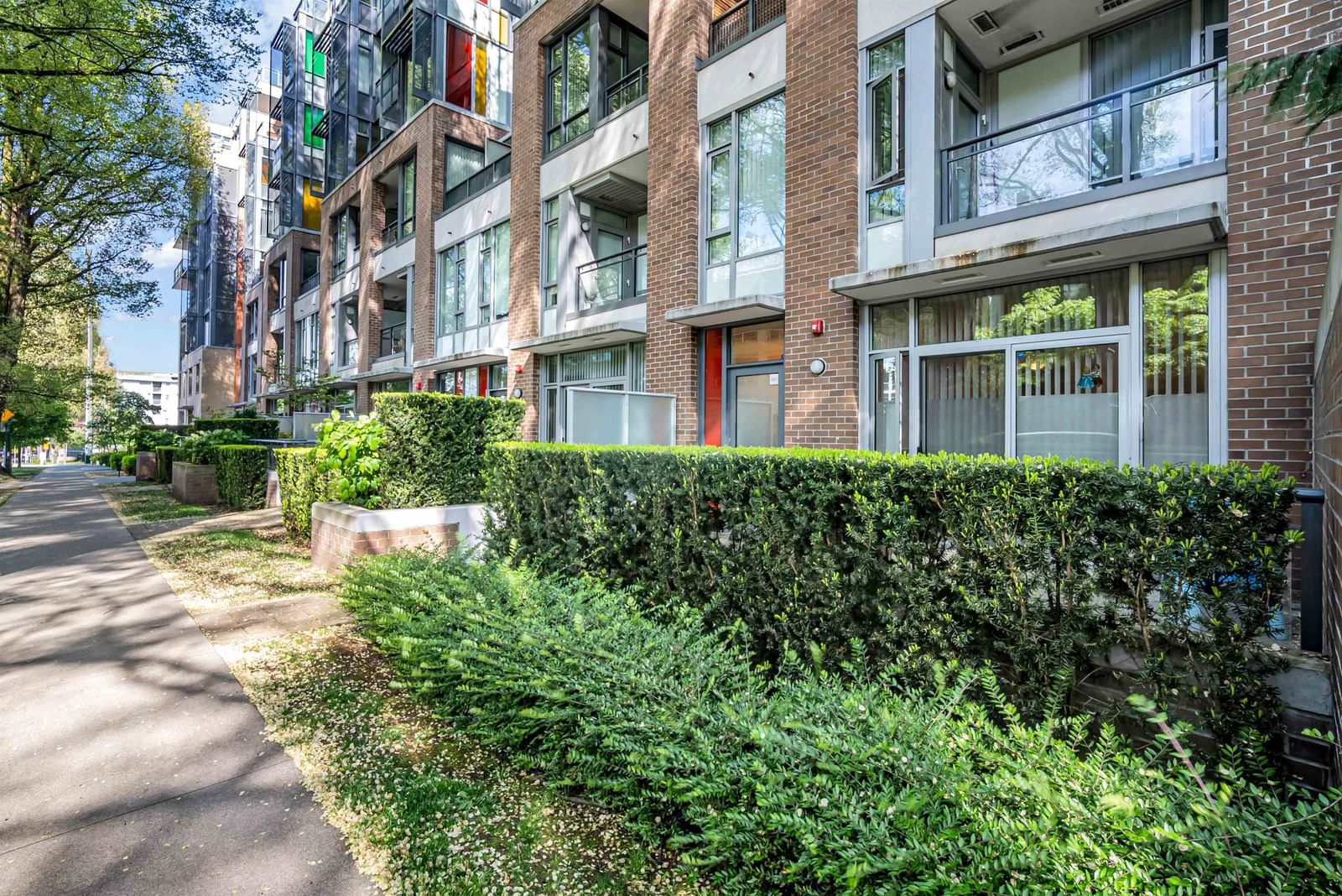 Listing Image 6