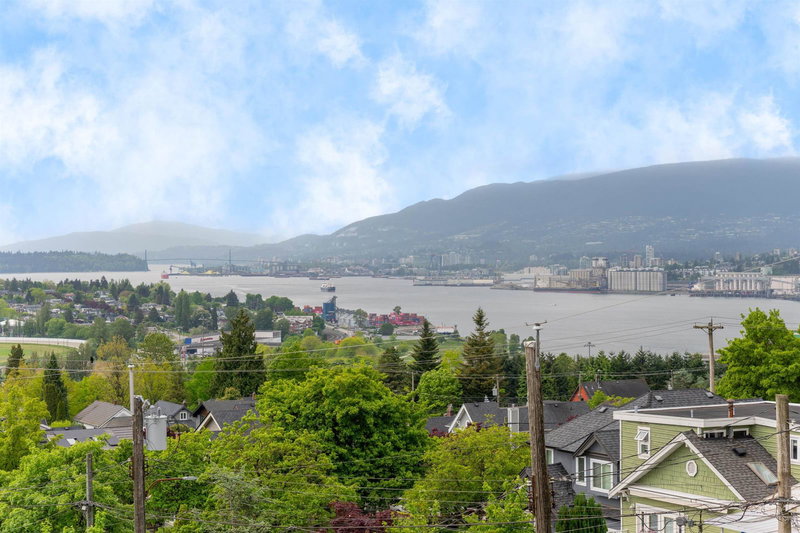 3645 Dundas Street #2, Vancouver, British Columbia