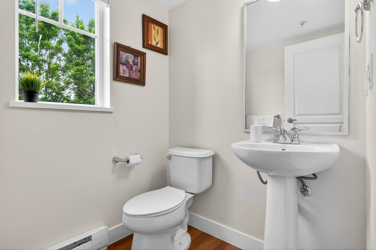 Listing Image 11