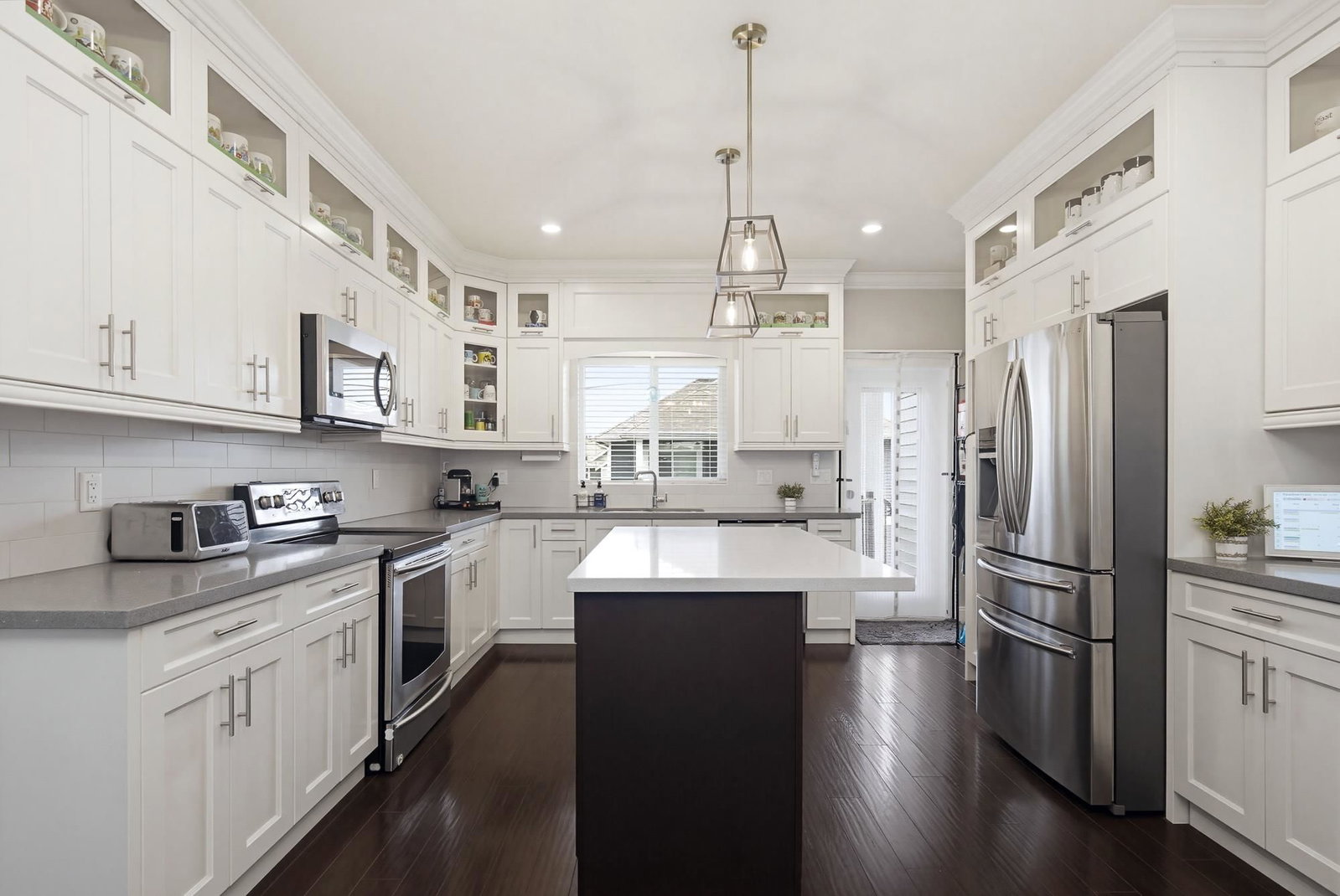 Listing Image 11