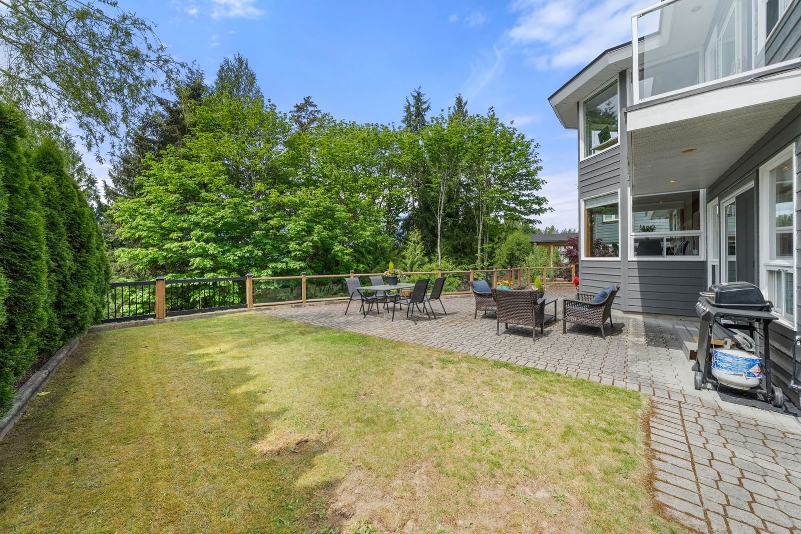 Listing Image 9