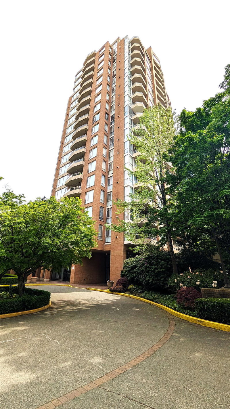201 - 4689 Hazel Street