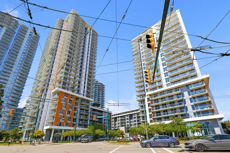 807 - 455 Marine Drive SW