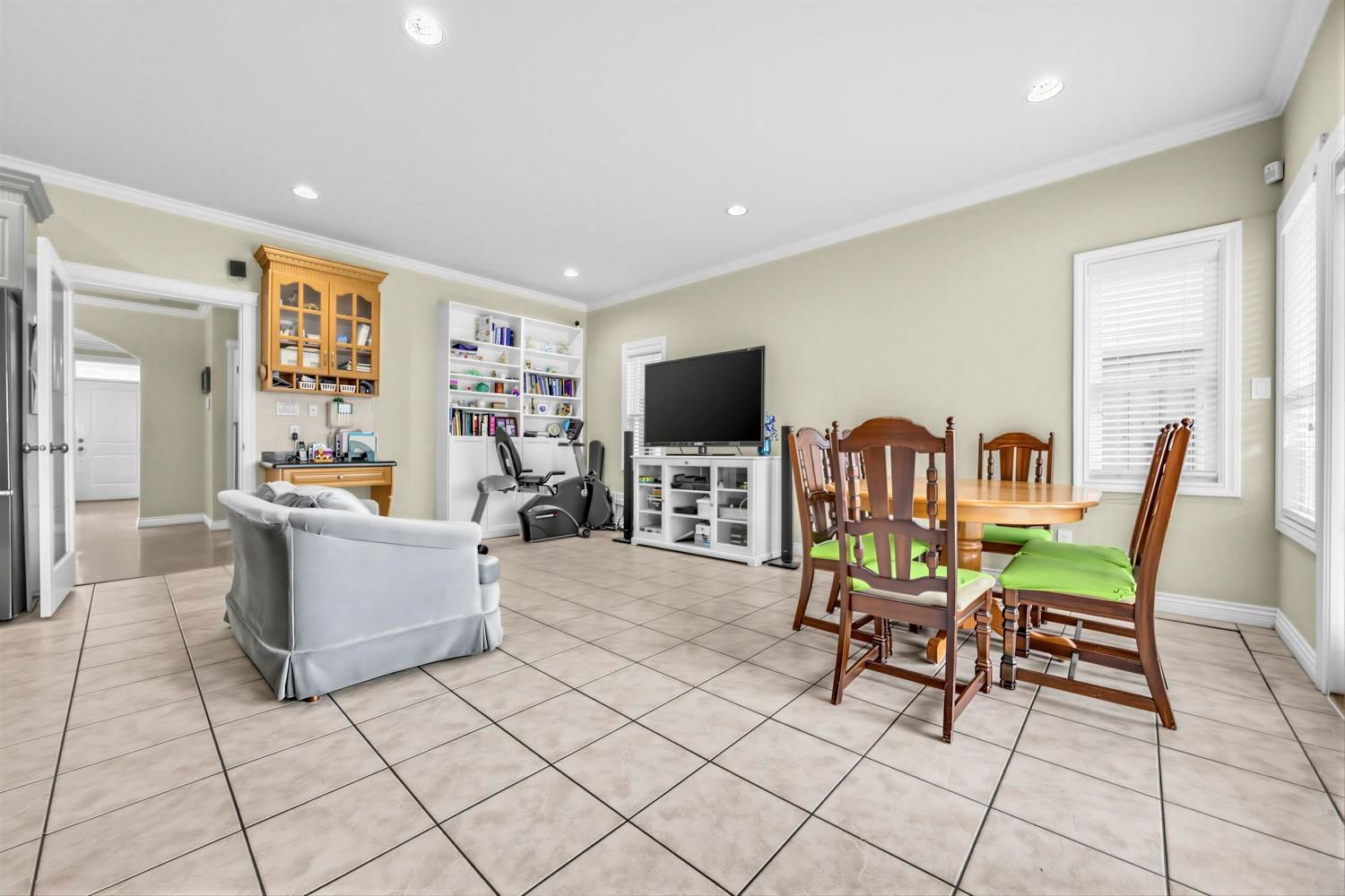 Listing Image 8