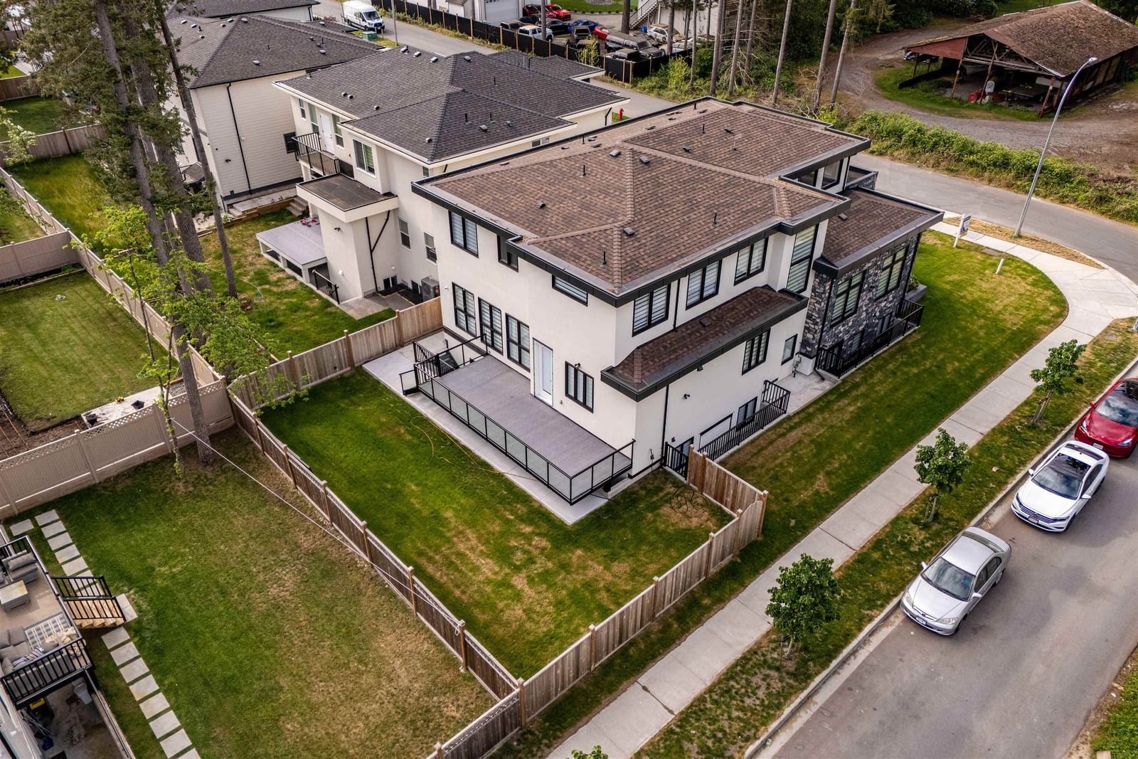 Listing Image 4
