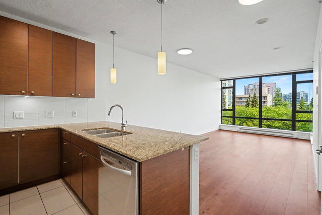702 - 6888 Alderbridge Way