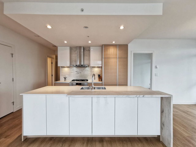 1105 - 6098 Station Street