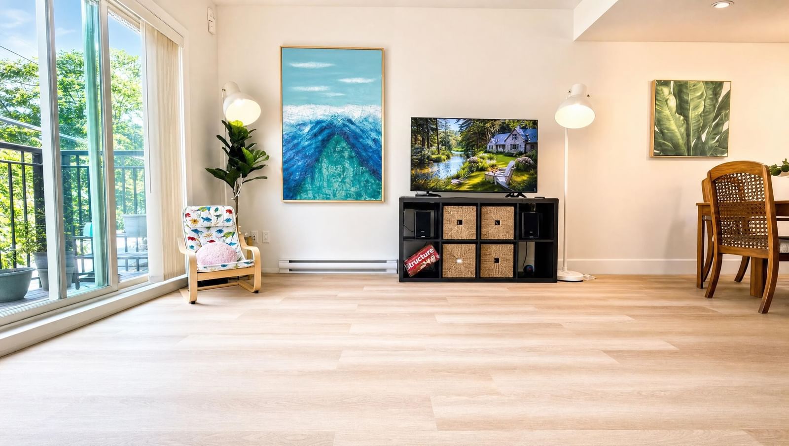Listing Image 4