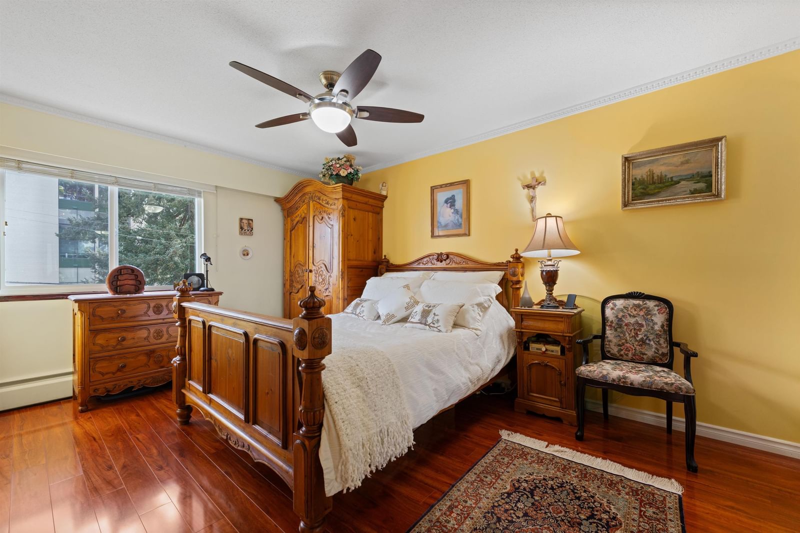 Listing Image 11
