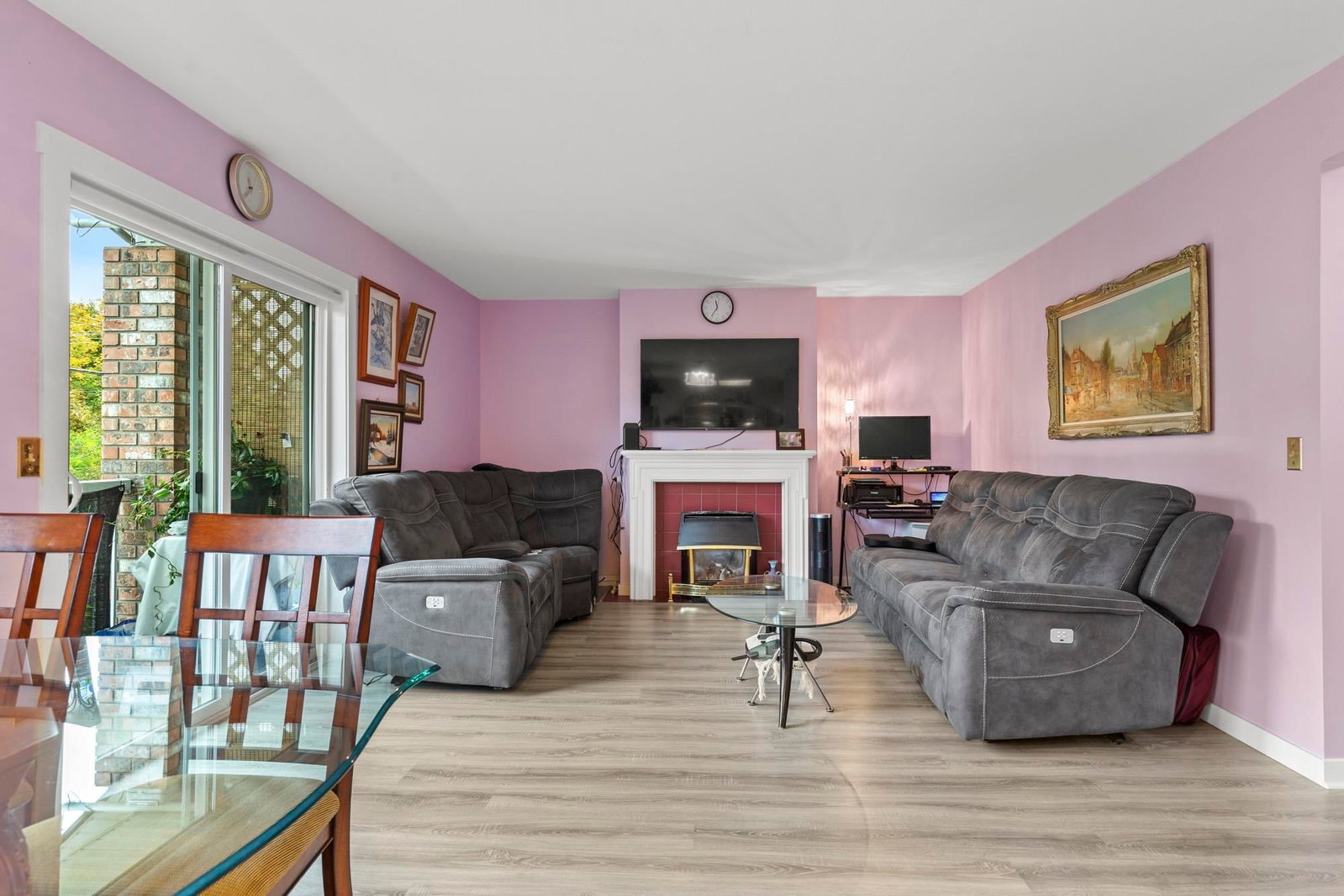 Listing Image 8