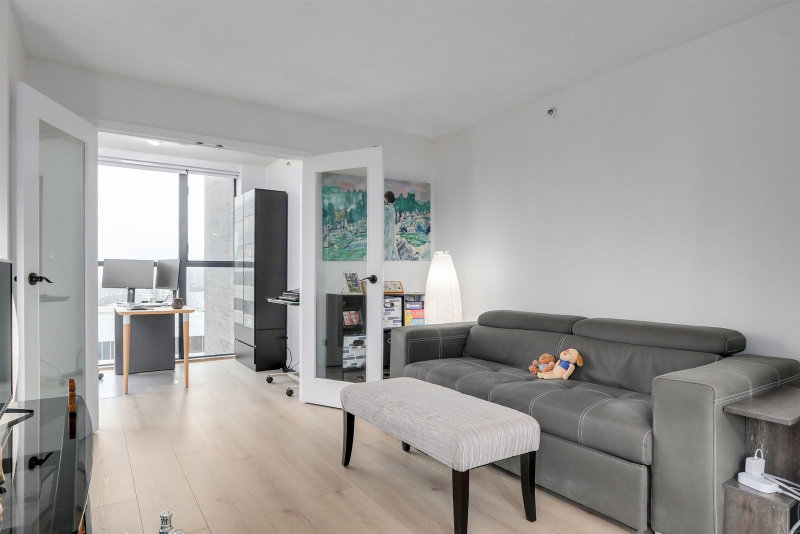 810 - 1268 Broadway W