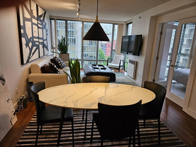 807 - 950 Cambie Street