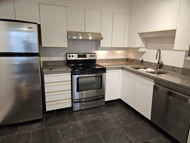 807 - 950 Cambie Street