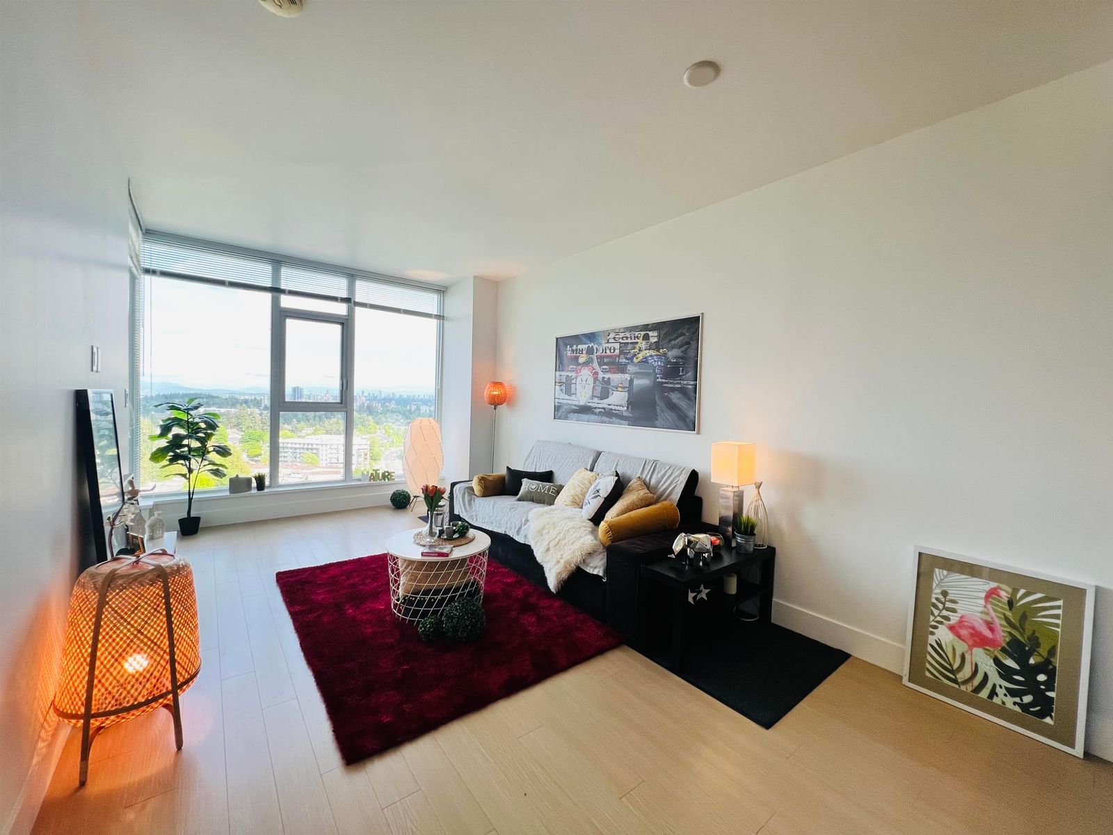 Listing Image 11