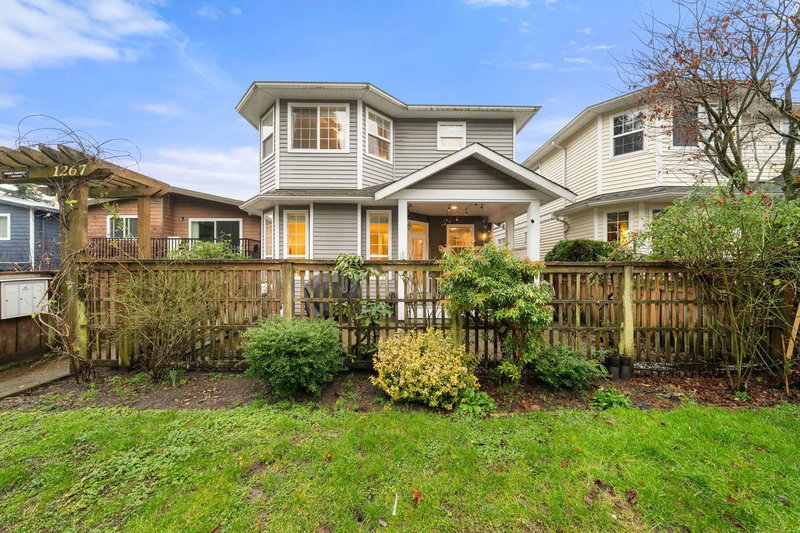 1263 16th Street W, North Vancouver, British Columbia