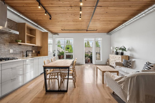 305 - 4223 Hastings Street