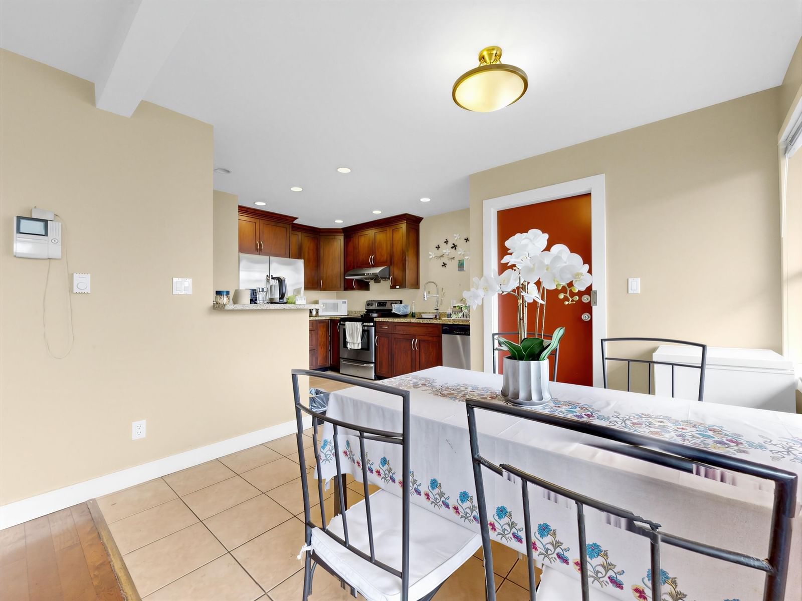 Listing Image 5