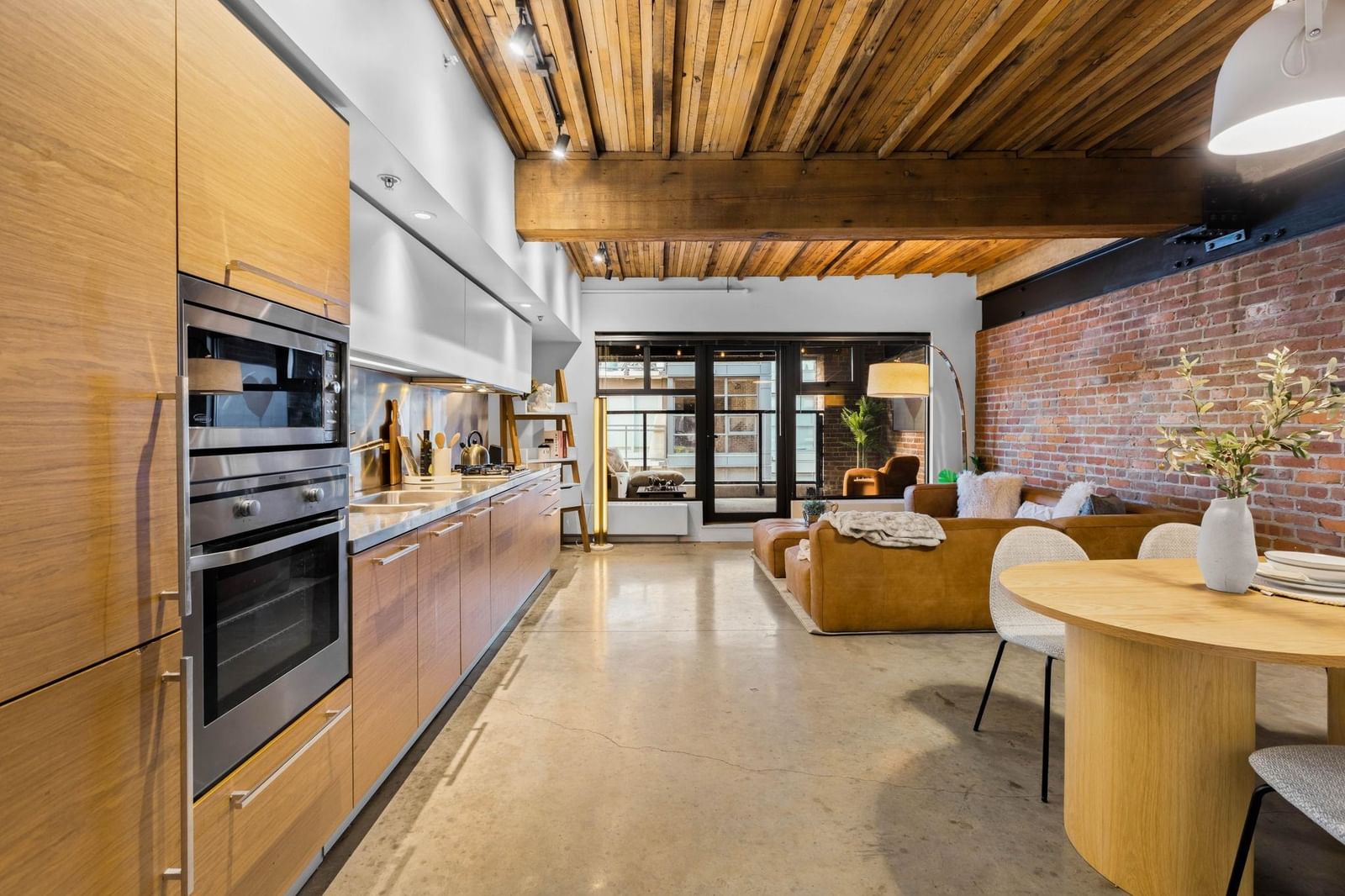 Listing Image 10