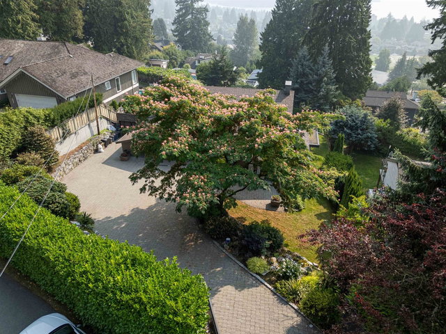 1240 Nepal Crescent