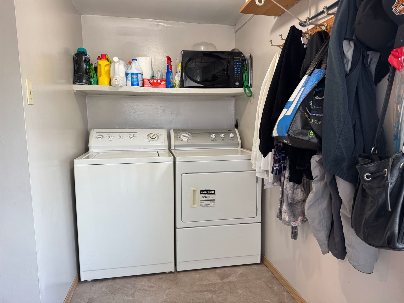 Listing Image 8