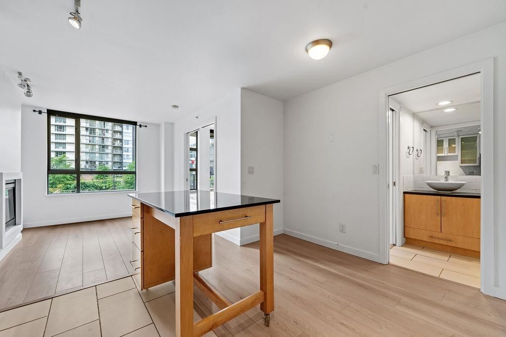 Listing Image 23