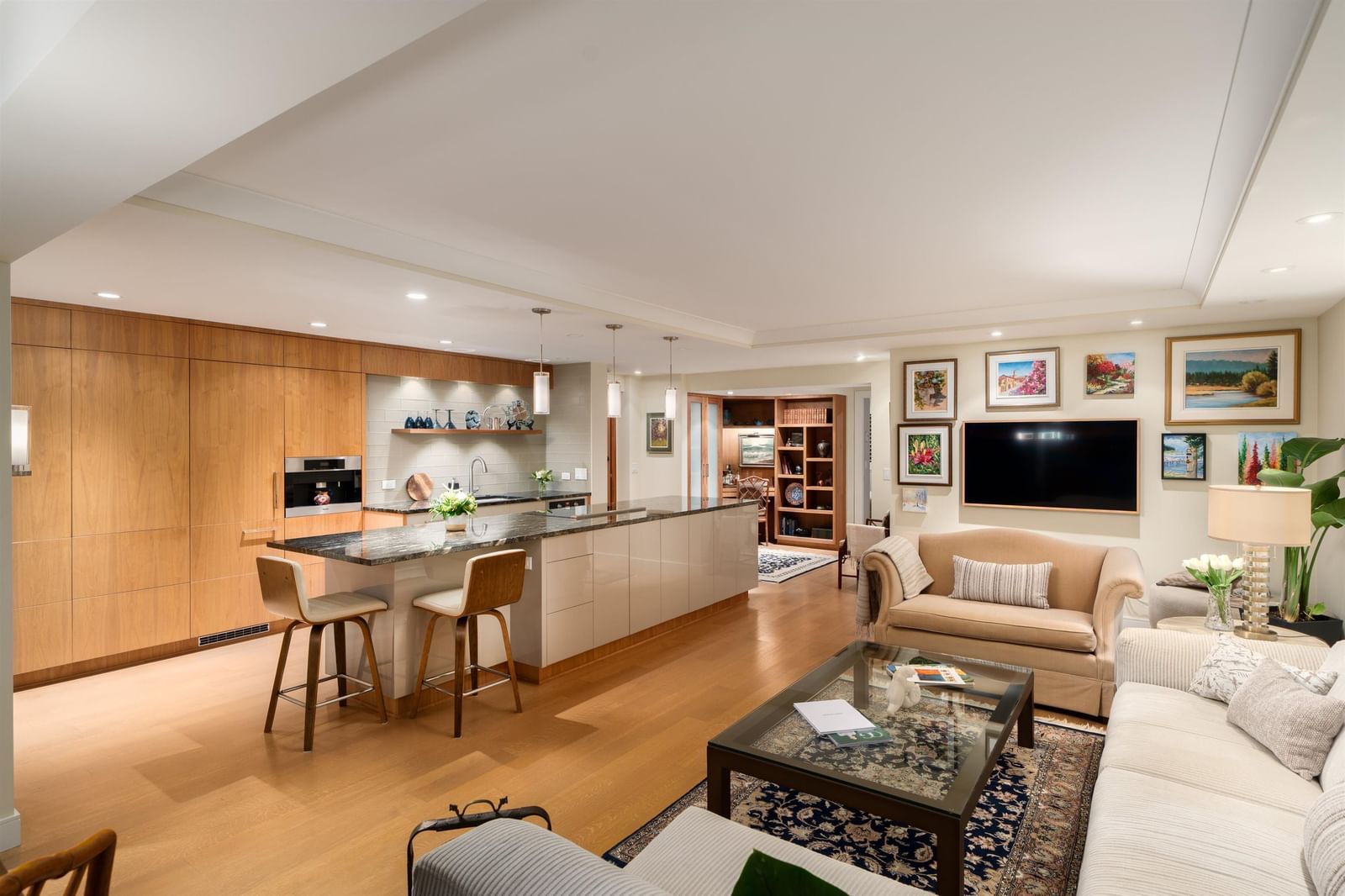 Listing Image 9