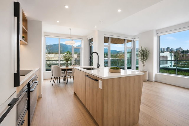 312 - 755 Harbourside Drive