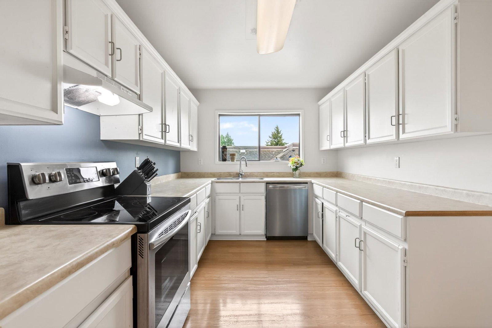 Listing Image 19