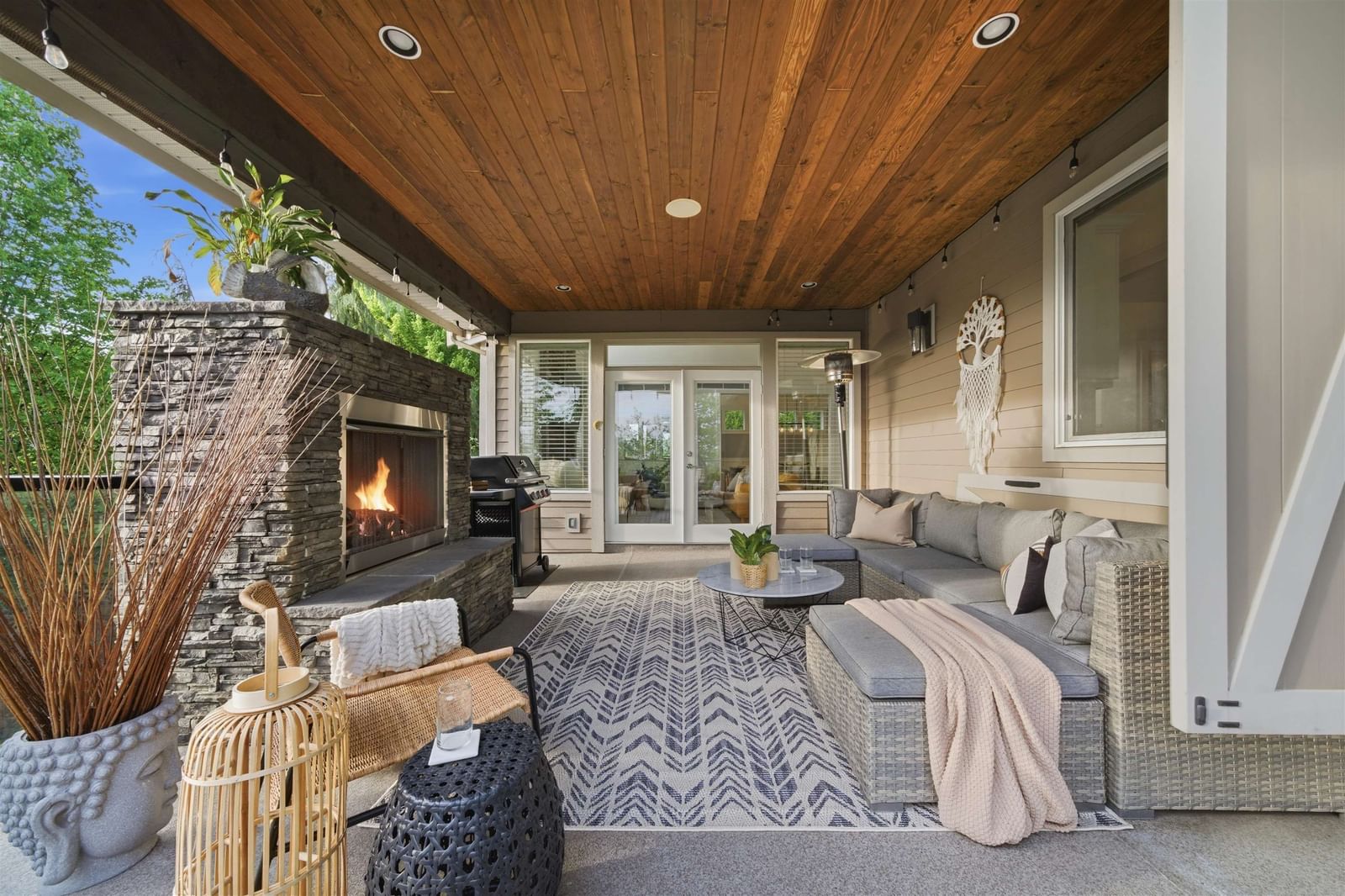 Listing Image 8