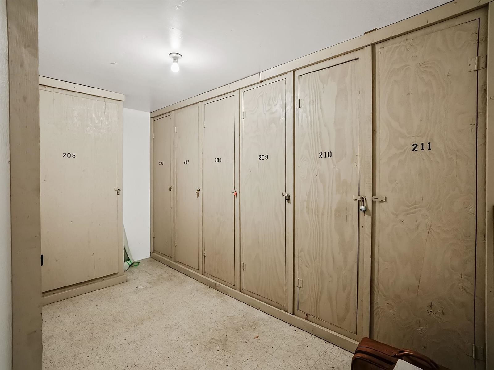 Listing Image 21