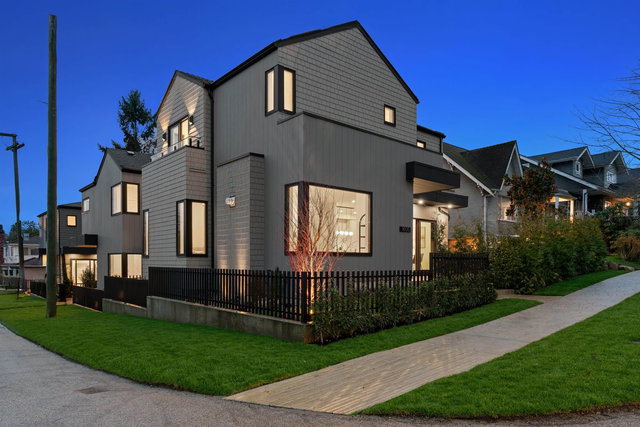 1605 21st Avenue E