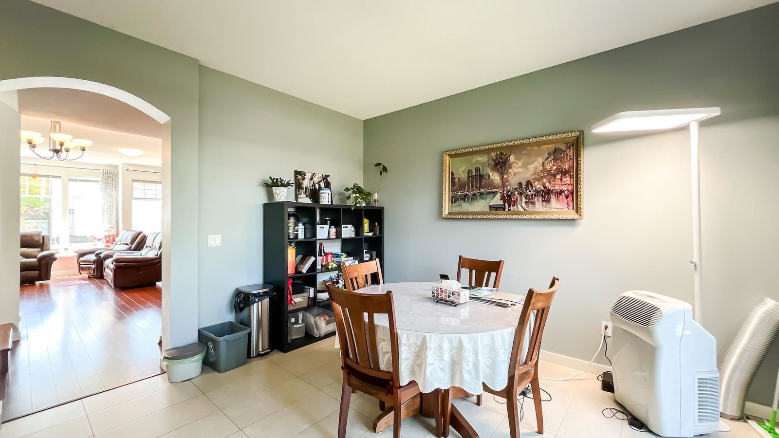 Listing Image 8