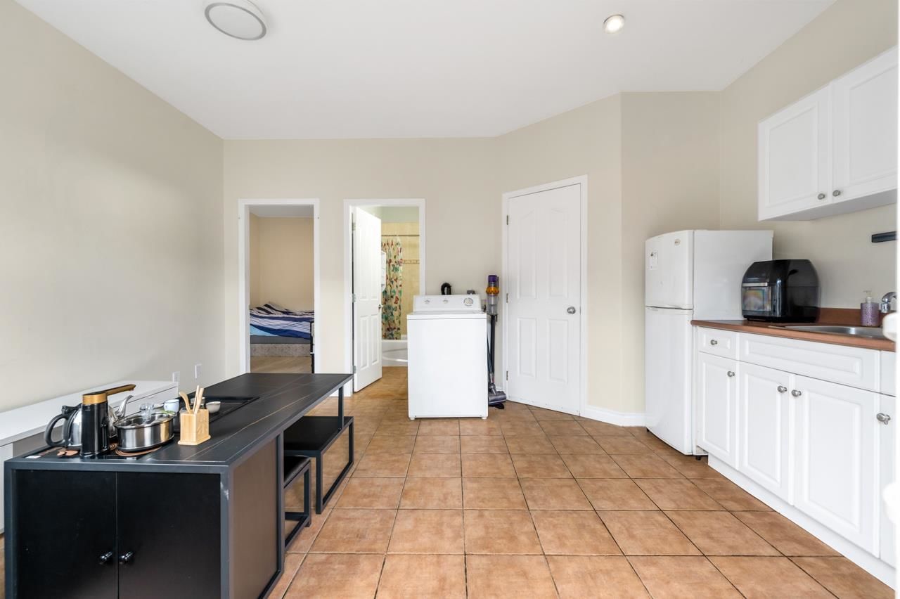 Listing Image 14