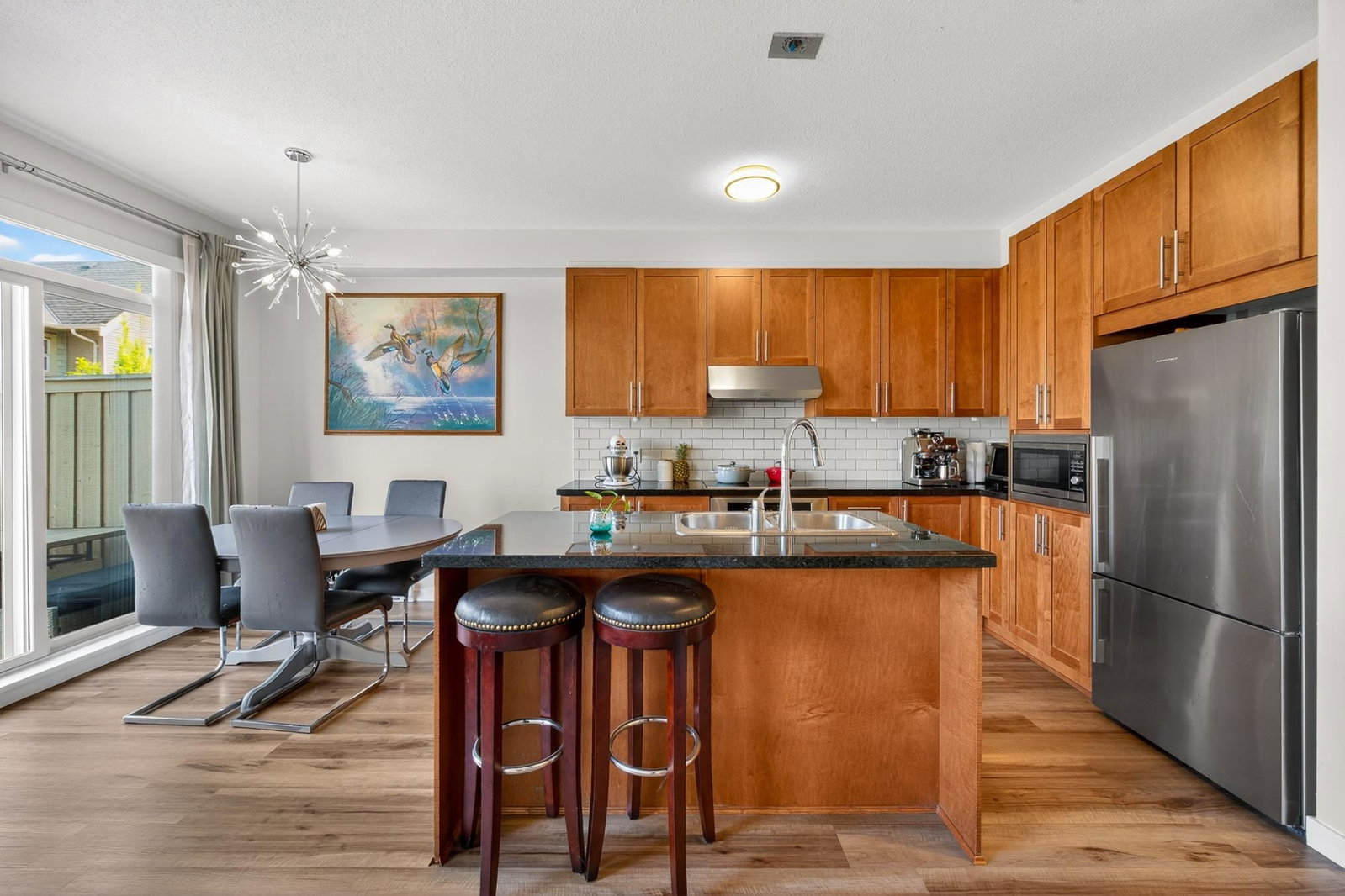 Listing Image 8