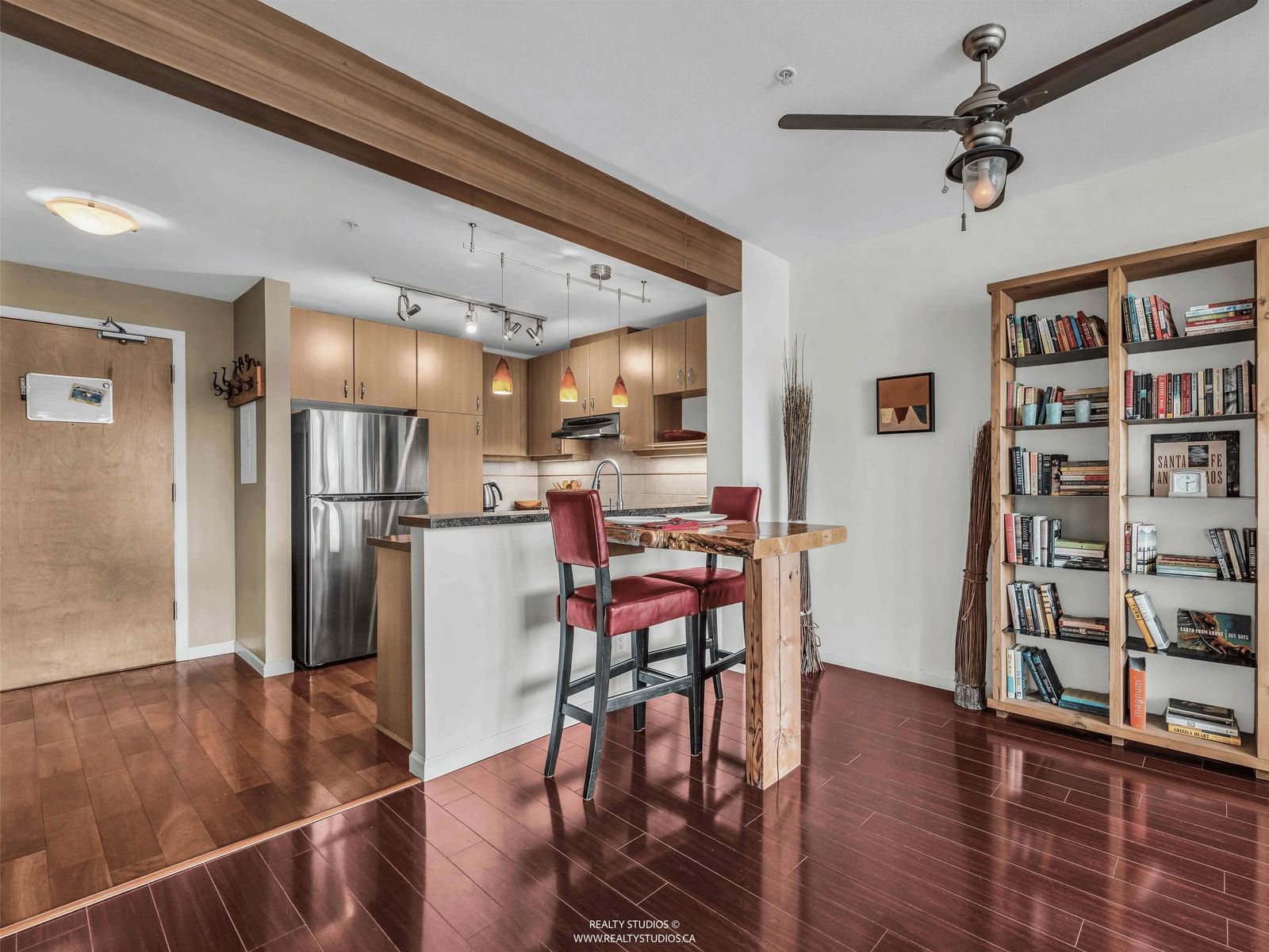 Listing Image 9