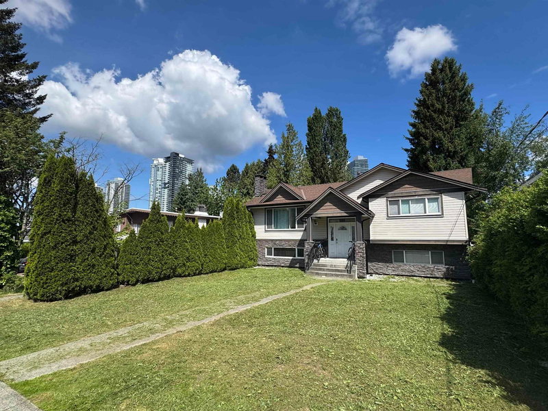589 Foster Avenue, Coquitlam, British Columbia