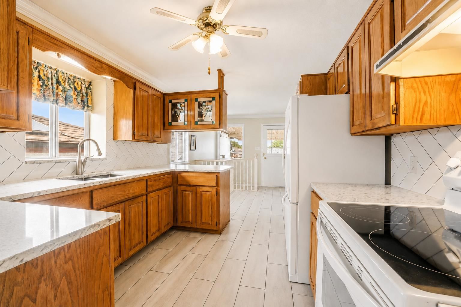 Listing Image 6