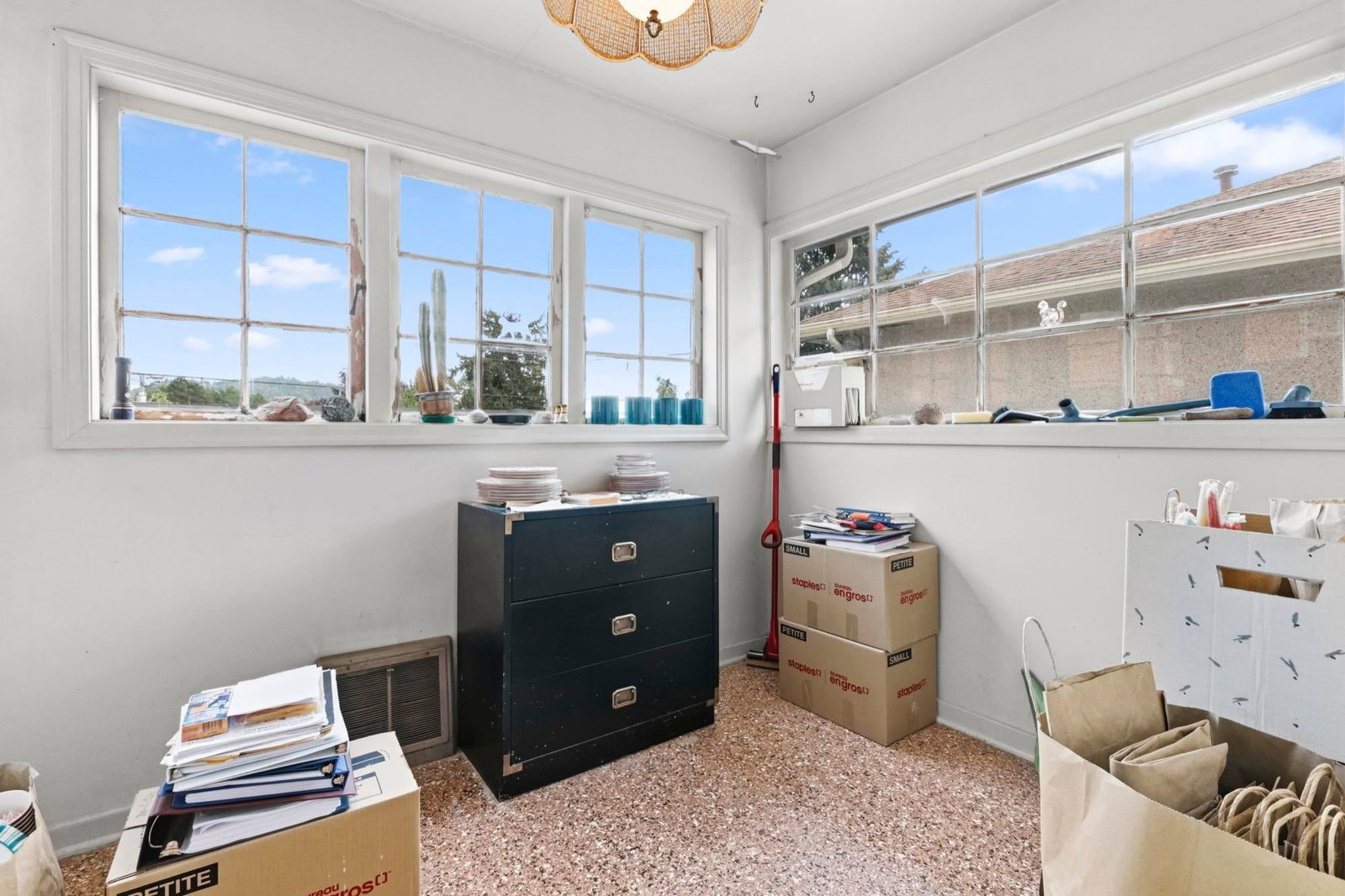 Listing Image 17
