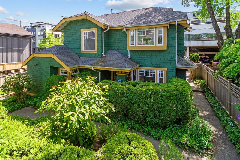 2952 8th Avenue W, Vancouver, British Columbia