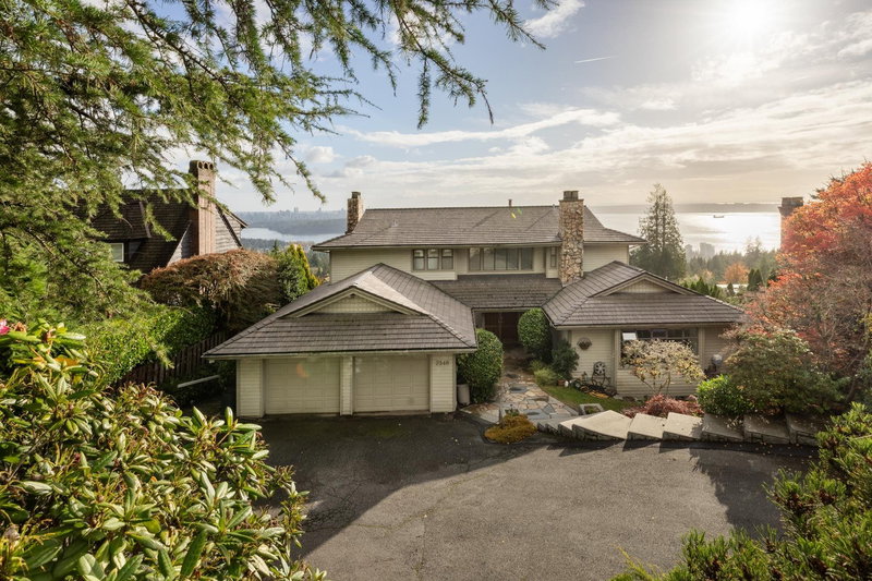 2346 Westhill Drive, West Vancouver, British Columbia
