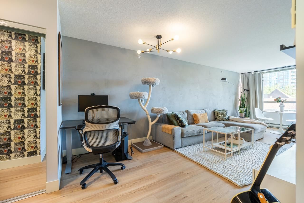 Listing Image 9