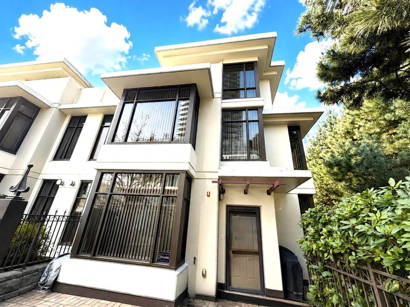 2089 Rosser Avenue #TH13, Burnaby, British Columbia